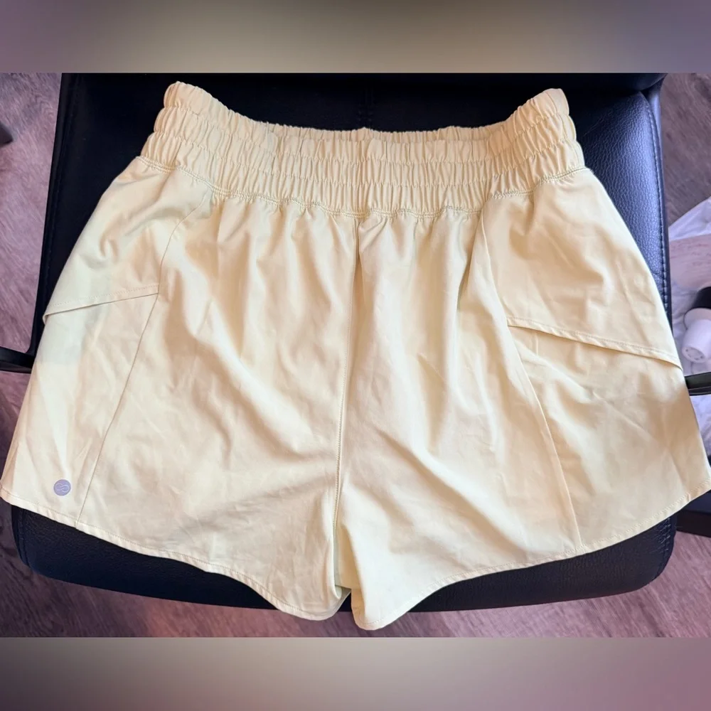 NWOT CALIA by Carrie Underwood Women's Step Up Short Athletic Shorts - Picture 6 of 6